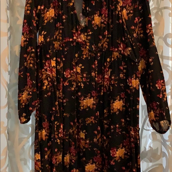 Dress - Picture 3 of 4